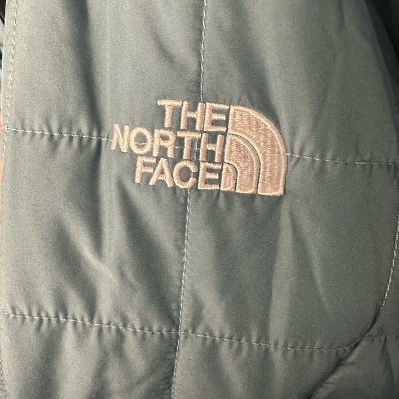 The North Face Women’s Junction Insulated Jacket in Blue Algae - Picture 3 of 7